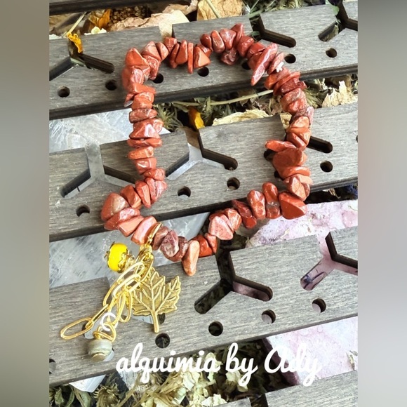 Alquimia Red Stone Bracelet with Gold Charm - Picture 1 of 2